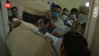 VIDEO: Padati Pusat Vaksinasi, Warga India Abaikan Prokes