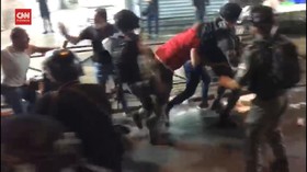 VIDEO: Aparat Israel dan Warga Palestina Bentrok Hari Ketiga