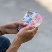 Gak Bisa Mudik, Uang THR Dipakai Buat Apa ya?