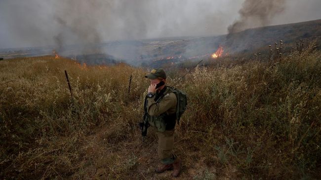 Israel Kirim Pasukan Tambahan ke Gaza usai Serangan Hamas Israel menambah pasukan ke perbatasan Jalur Gaza setelah saling serang dengan kelompok milisi Palestina, Hamas.