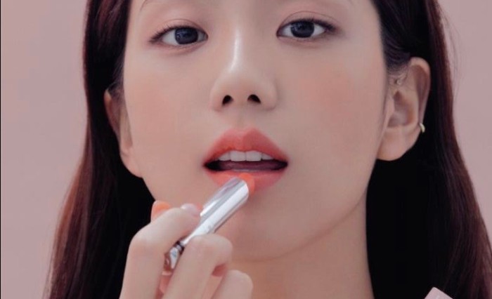 1. Jisoo (Blackpink) - Dior / foto: harpersbazaar.co.kr