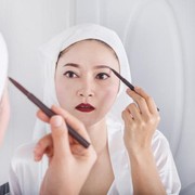 Cantik ala Korea, 5 Rekomendasi Pensil Alis Korea Ini Cocok untuk Pemula dan Remaja