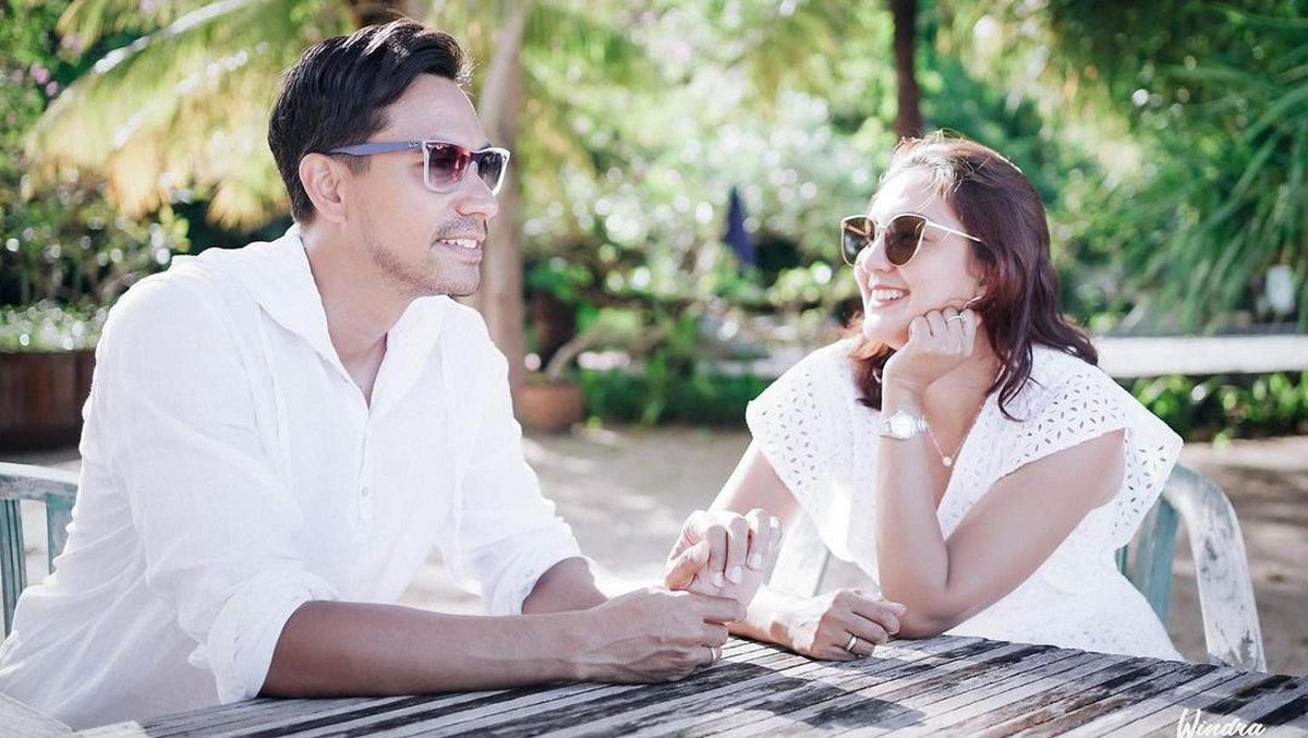 Darius Sinathrya dan Donna Agnesia