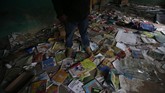 FOTO: Bocah-bocah Meksiko Angkat Senjata Lawan Kartel Narkoba Anak-anak di daerah terpencil di Meksiko dilatih menggunakan senjata api untuk mempertahankan diri dari kekejaman sindikat kejahatan dan narkoba.