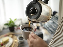 Lakukan 5 Hal Ini Sebelum Ngopi Pagi agar Tetap Sehat