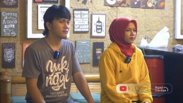 SUAMI AJAK ISTRI PINDAH AGAMA ALAMI CEKCOK DAN PISAH RANJANG