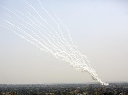 Rentetan Roket Hamas Serang Israel