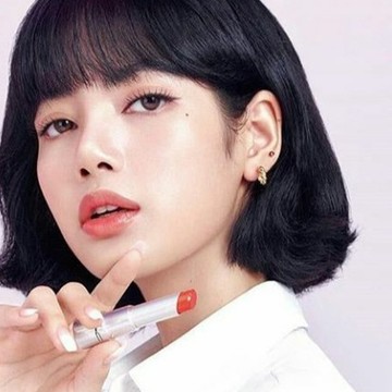 Inspirasi Lipstik MLBB ala K-Pop Idol Biar Make Up Lebaran Kamu Makin On Point!