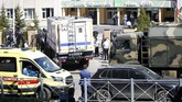 FOTO: Horor Penembakan di Sekolah Rusia Renggut 8 Nyawa Sebanyak tujuh pelajar dan satu orang guru meninggal dalam peristiwa penembakan di sebuah sekolah di Kota Kazan, Tatarstan, Rusia.
