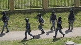 FOTO: Horor Penembakan di Sekolah Rusia Renggut 8 Nyawa Sebanyak tujuh pelajar dan satu orang guru meninggal dalam peristiwa penembakan di sebuah sekolah di Kota Kazan, Tatarstan, Rusia.