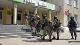 FOTO: Horor Penembakan di Sekolah Rusia Renggut 8 Nyawa Sebanyak tujuh pelajar dan satu orang guru meninggal dalam peristiwa penembakan di sebuah sekolah di Kota Kazan, Tatarstan, Rusia.