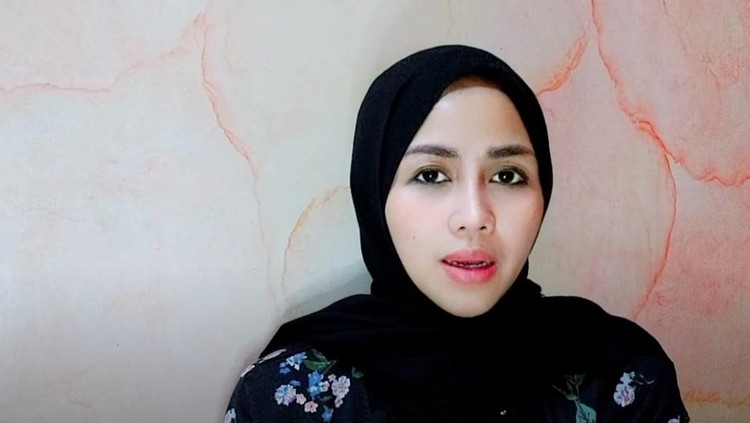 Penyanyi Gambus Nikahi Pria Arab Penyanyi Gambus Nikahi Pria Arab