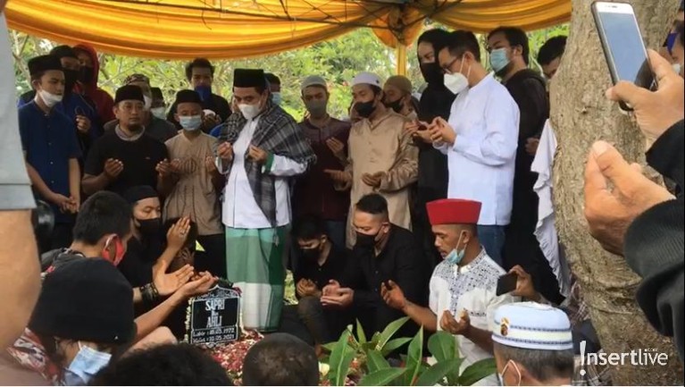 Proses Pemakaman Sapri Proses Pemakaman Sapri