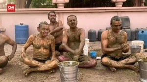 VIDEO: Warga India Klaim Kotoran Sapi Bisa Tangkal Corona