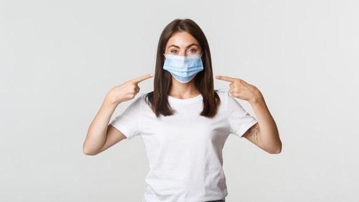 Masker Bikin Makeup Luntur? Coba Tips Ini Agar Makeup Kamu Maskerproof!