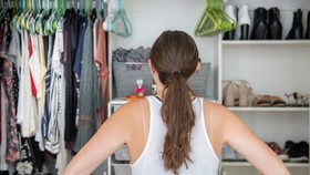 'Wardrobe Fatigue', Saat Lemari Penuh Tapi Rasanya Tidak Punya Baju