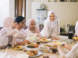 Hadits Memuliakan Tamu dan Adabnya dalam Islam