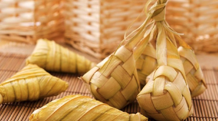 5 Cara Menyimpan Ketupat hingga Opor Ayam Agar Tak Cepat Basi Ketupat dan opor ayam tentu menjadi sajian khas Lebaran. Berikut cara menyimpan ketupat hingga opor ayam agar tidak cepat basi.