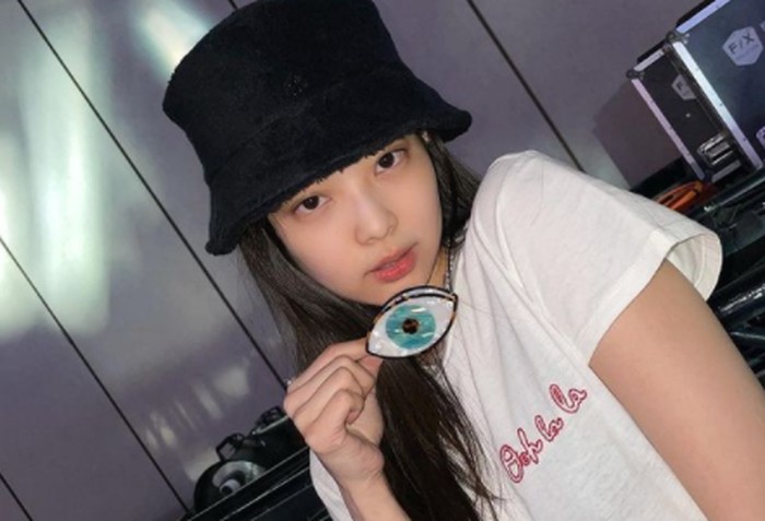 Di balik wajahnya yang imut-imut, Jennie memegang posisi sebagai main rapper di Blackpink/ foto: instagram.com/jennierubyjane