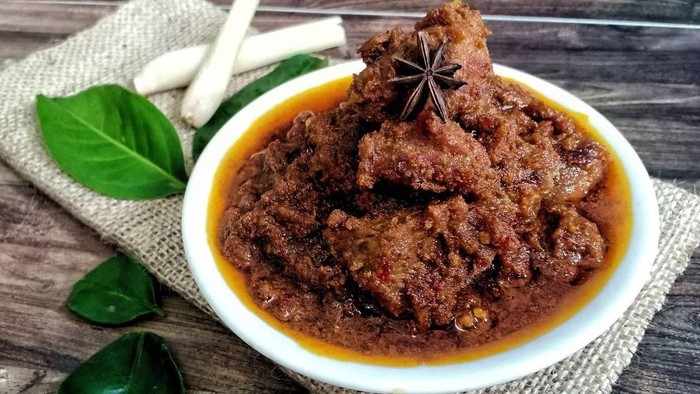 Tips Praktis Memasak Rendang Lebaran Empuk, Cukup 20 Menit!
