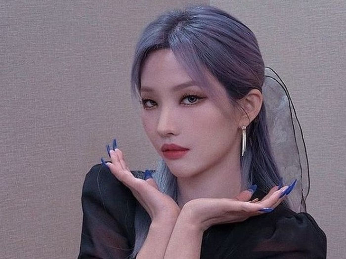 Kemampuan rap dan memproduksi lagu yang dimiliki oleh si mungil Soyeon, sudah diakui penggemar bahkan sebelum ia resmi bergabung dengan (G)I-DLE / foto: instagram.com/soyeonized