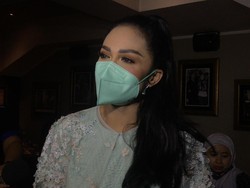 Krisdayanti Khawatirkan Kondisi Kehamilan Aurel