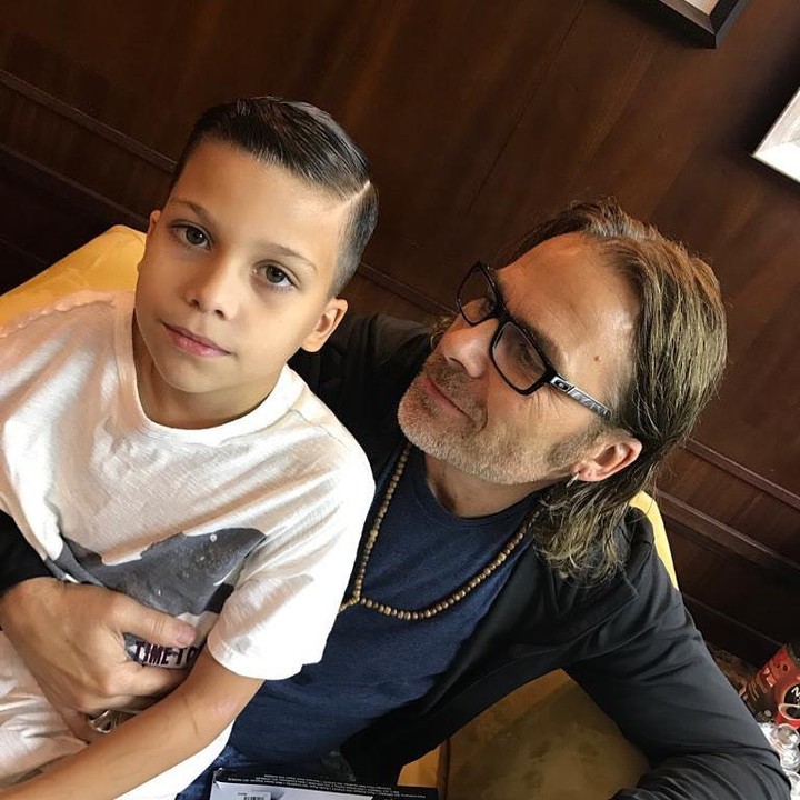 <p>Lennon Tramp juga sangat dekat dengan sang Ayah, Mike Tramp. Ia tak segan mengunggah potret kebersamaan mereka di Instagram. (Foto: Instagram: @lennontramp)</p>