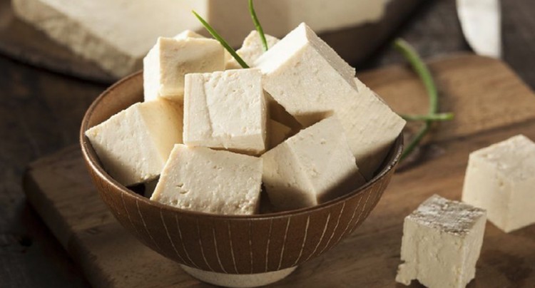 Ketupat Lebaran masih sisa? Simak delapan deretan makanan enak yang bisa diolah pakai sisa ketupat Lebaran. Dicoba yuk, Bunda!