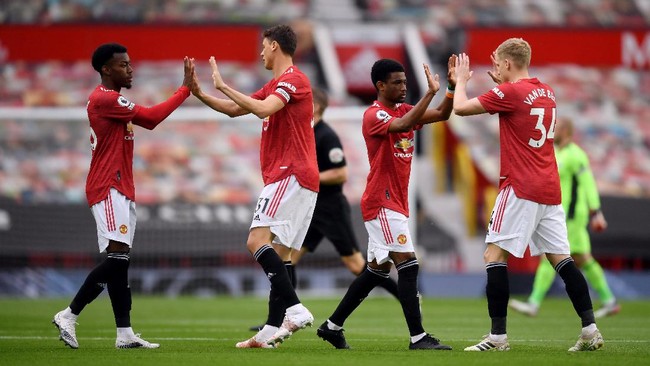 Suporter Liverpool murka di media sosial dan menuduh Manchester United sengaja kalah dari Leicester City pada lanjutan Liga Inggris.