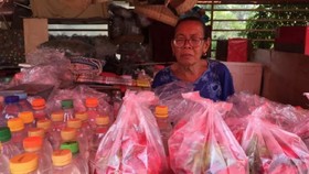 Ratap Pedagang Bunga Makam Karet Bivak Soal Penutupan TPU