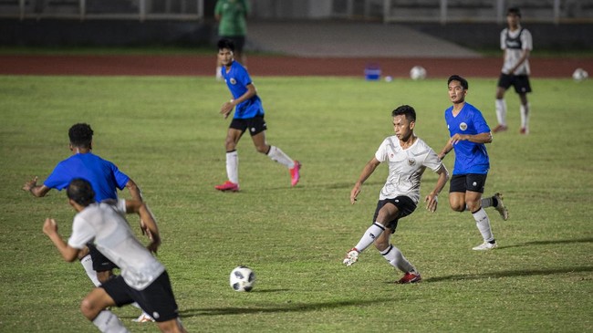 Timnas Indonesia memiliki tiga kelemahan saat menghadapi Afghanistan dalam pertandingan uji coba.