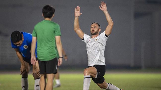 Pelatih Timnas Indonesia Shin Tae Yong mengungkap alasan tidak memanggil Ilija Spasojevic ke Piala AFF 2021 meski berstatus top skor Liga 1 2021.