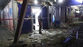 FOTO: Wilayah Israel Porak Poranda Kena Hantam Roket Hamas Faksi Palestina penguasa Jalur Gaza, Hamas telah menembakkan lebih dari 200 roket ke Israel sebagai pembalasan atas serangan di sebuah blok menara di Gaza.