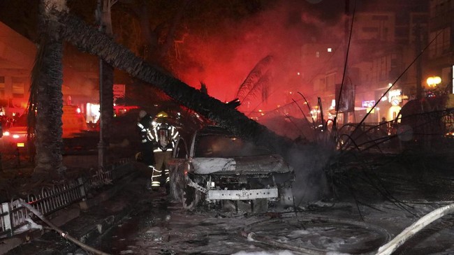 Konflik Israel dan militan Gaza semakin memanas sejak Senin (10/5), masing-masing kubu mengalami korban tewas.
