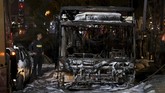 FOTO: Wilayah Israel Porak Poranda Kena Hantam Roket Hamas Faksi Palestina penguasa Jalur Gaza, Hamas telah menembakkan lebih dari 200 roket ke Israel sebagai pembalasan atas serangan di sebuah blok menara di Gaza.