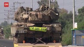 VIDEO: Israel Tambah Pasukan Militer di Dekat Gaza
