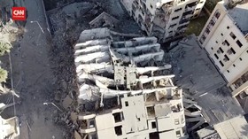 VIDEO: Serangan Udara Israel Runtuhkan Apartemen di Gaza