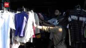 VIDEO: Jelang Lebaran, Baju Bekas Impor Diburu Pembeli