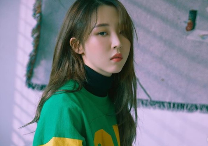 Yang paling banyak ngumpulin penggemar cewek di Mamamoo, nih. Moonbyul kalo udah ngerap, damage-nya bisa ngalahin oppa-oppa! / foto: instagram.com/mo_onbyul