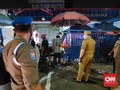 Aparat Tutup Paksa Lapak Pasar Jatinegara saat Malam Takbiran
