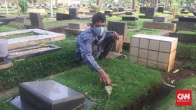 Cerita Pengurus Makam di TPU Jeruk Purut Sepi Peziarah