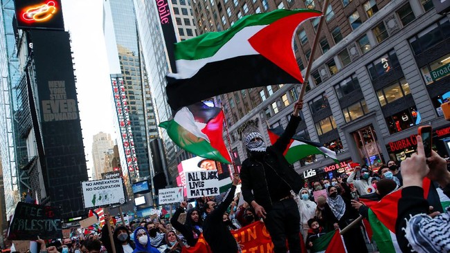Ribuan demonstran di sejumlah Amerika Utara dan Eropa, termasuk orang Yahudi, menggelar aksi solidaritas membela Palestina dalam konflik dengan Israel.
