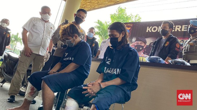 Daffa yang mengaku butuh uang, menghabisi PSK yang sebelumnya ia kencani di petak kos di Semarang. Setelah dibunuh harta korban dirampok, kos dibakar.