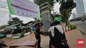 FOTO: Ketika Jakarta Tiadakan Ziarah Kubur Saat Idul Fitri