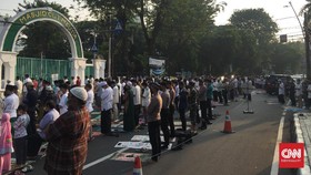 Cerita Warga Cengkareng Salat Ied di Masjid Cut Meutia