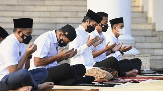 Presiden Joko Widodo mengingatkan kepada seluruh umat Islam di Indonesia untuk disiplin menegakkan protokol kesehatan ketika melakukan ibadah salat Tarawih.