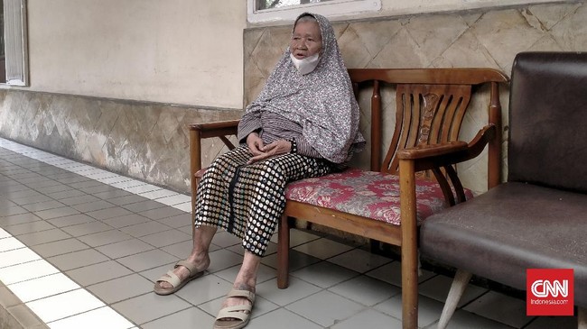 Panti Sosial Tresna Wredha di Bandung diisi belasan penghuni yang menyimpan beragam macam cerita.