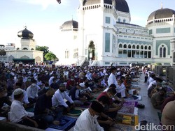 Jadwal Salat Id di Masjid Raya Medan Besok, Serta Nama Imam dan Khatib