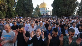 FOTO: Momen Hari Kemenangan Idulfitri 1442 H Muslim Sedunia