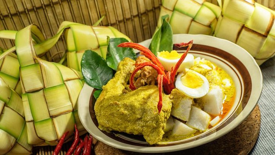 Cara Menghangatkan Opor Ayam dan Rendang Sisa Lebaran Agar Aman Dikonsumsi